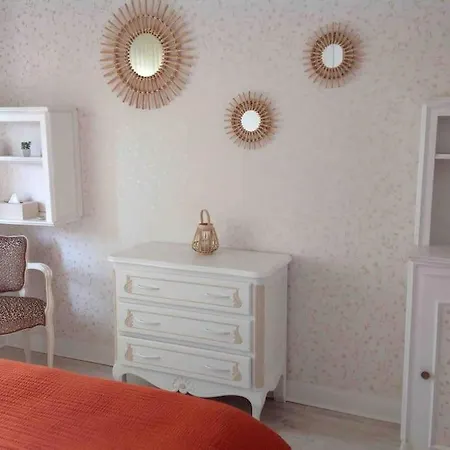 Charmante Maison De Classee 3* 펜션